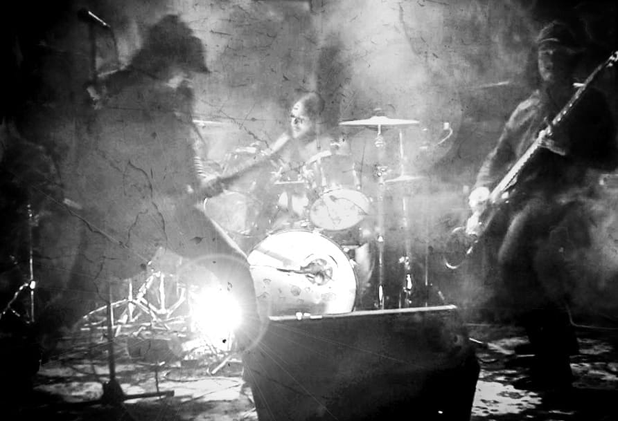 ZEIT lança o videoclipe oficial “Grollwerfer”