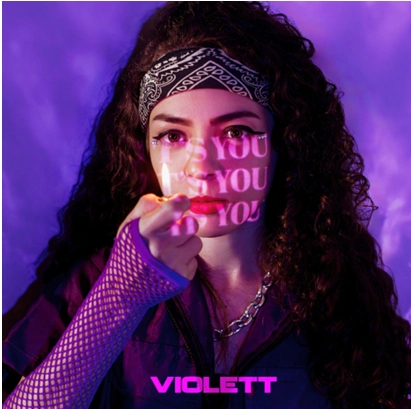 Violett lança novo single “It’s You”, uma imersão catártica sobre identidade, amadurecimento e individuação